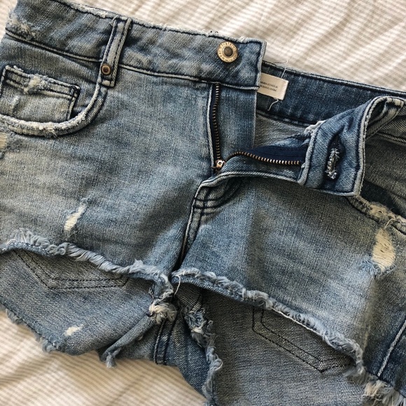 Denim cutoff shorts - Picture 3 of 3